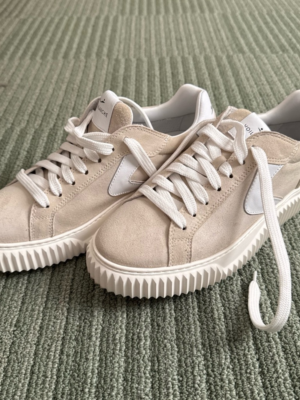 Voile Blanche Beige and White Suede Low-Top Sneakers - Picture 2 of 5